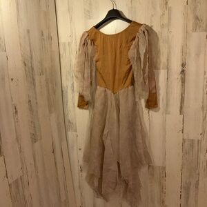 Costume/dance